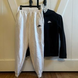 Black and white nike sweat suit